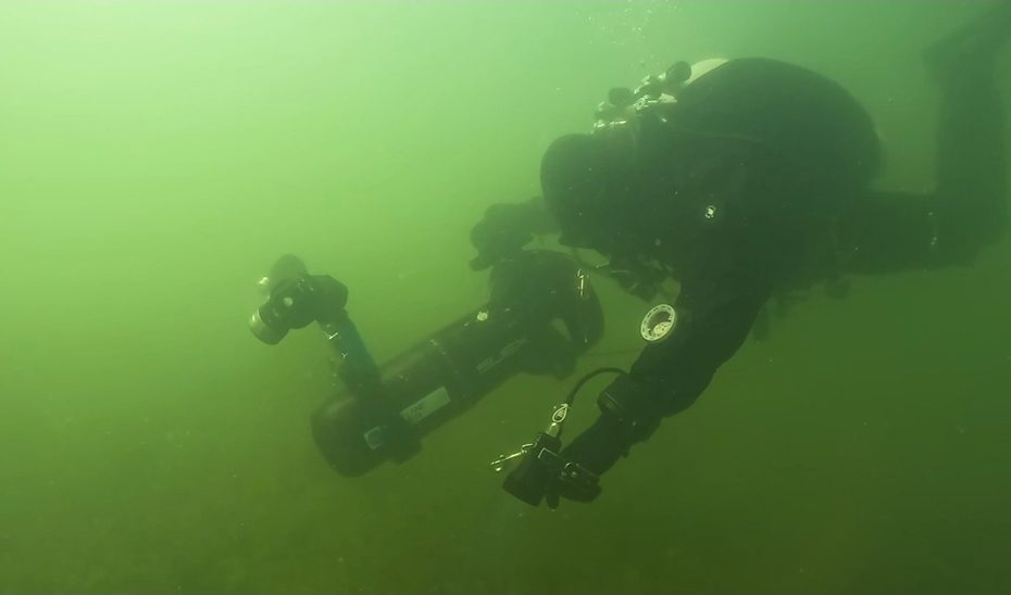1744113763268Buceo_Est.jpg Muere un buzo mientras trabajaba en la presa del embalse del Rumblar en Baños de la Encina