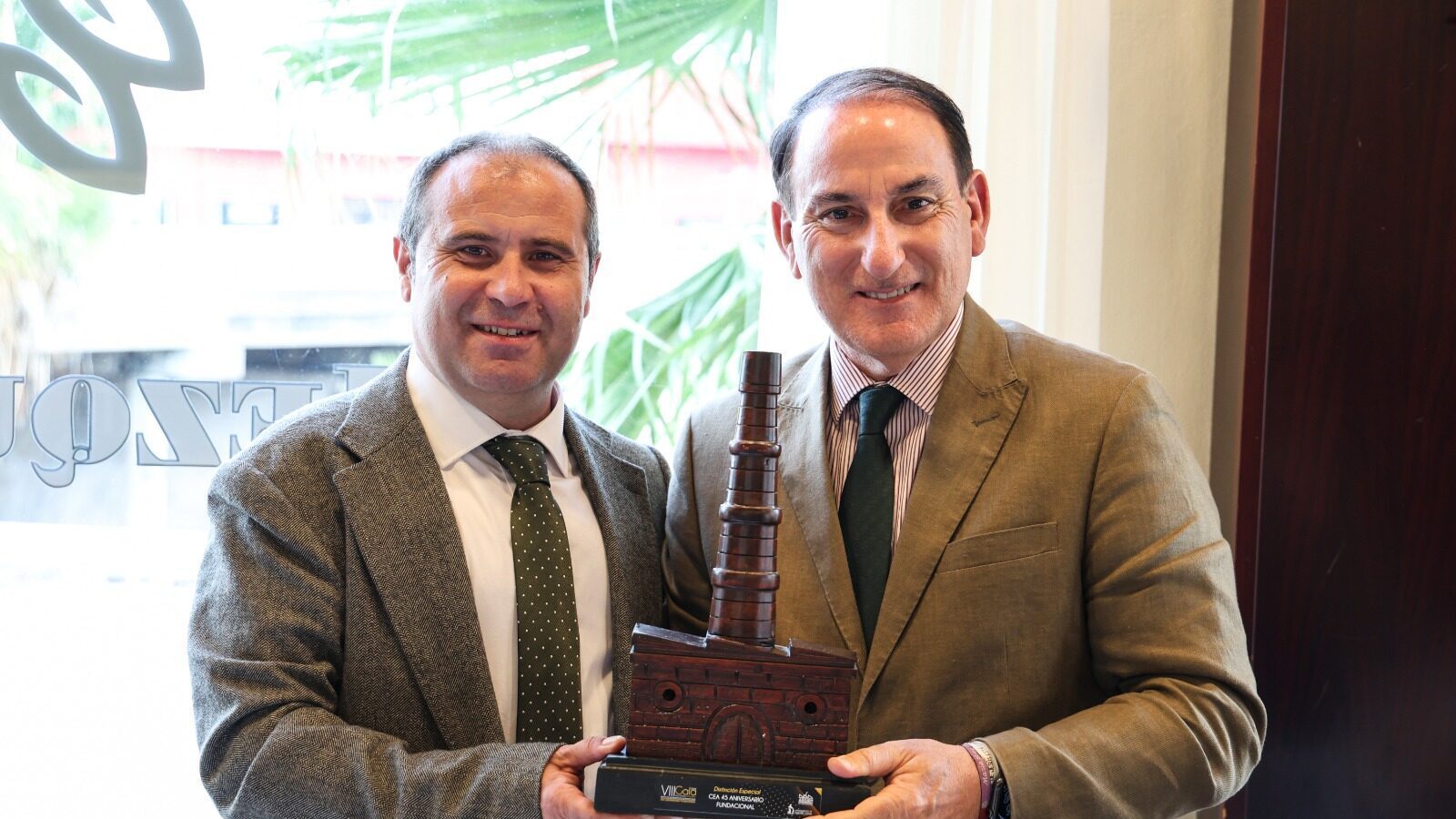 WhatsApp-Image-2025-10-31-at-12.27.06-e1761913001927.jpeg CEA visita el tejido empresarial de Puente Genil y pone en valor su fortaleza – Confederación de Empresarios de Andalucía