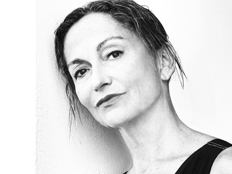 AAIICC_CAL_Retrato-2520Anatxu-2520Zabalbeascoa-2520por-2520J.-2520M.-2520Ferrater-2520.jpg El Centro Andaluz de las Letras diseña un ciclo sobre la literatura y arquitectura de 1925 e invita a su apertura a la historiadora Anatxu Zabalbeascoa