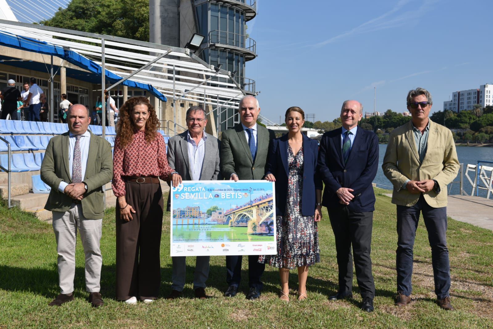 Recta final para la 59.ª Regata Sevilla-Betis, que se celebra este sábado 8 de noviembre y recupera la llegada frente a la Torre del Oro