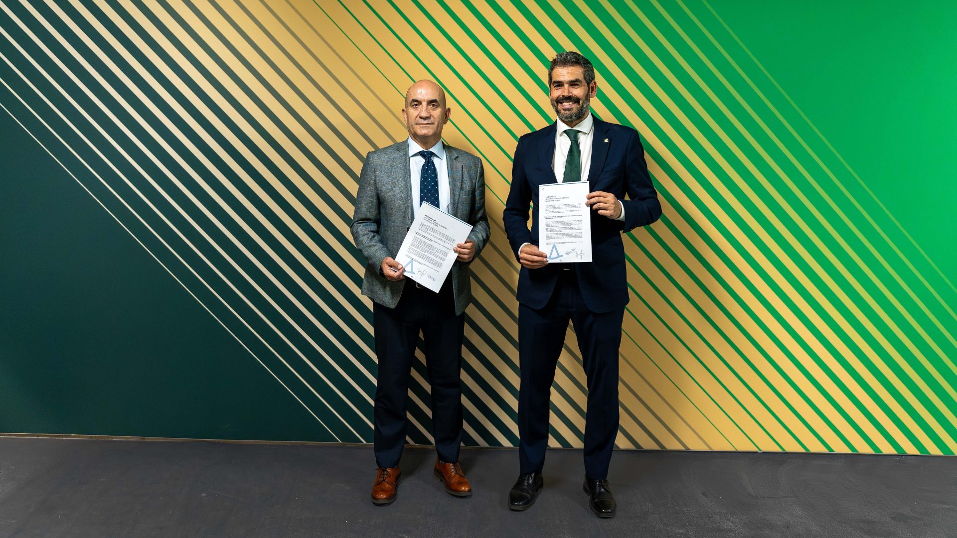 El Real Betis se convierte en el primer equipo de fútbol en adherirse a la alianza StepbyWater con el fin de impulsar su compromiso con la sostenibilidad