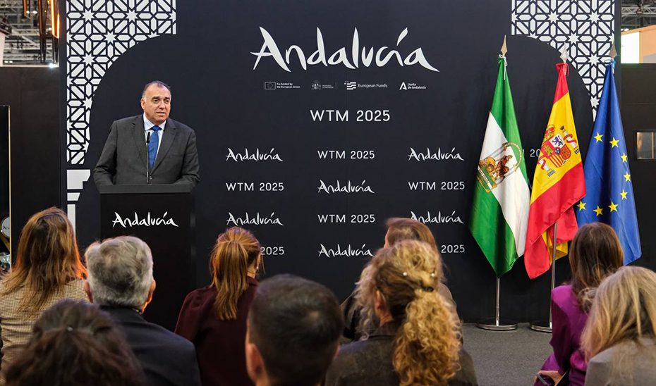 Andalucía supera por primera vez el medio millón de empleados en el turismo con 9.500 millones de ingresos durante el verano