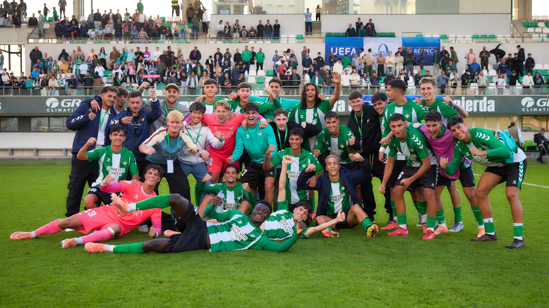CRÓNICA | El Juvenil División de Honor remonta y pasa de ronda en UEFA Youth League (2-0)