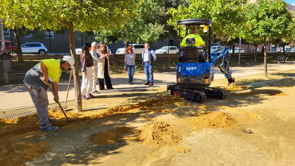 El Gobierno de Sanz inicia las obras del nuevo parque infantil en Los Bermejales, de más de 1300 m², dentro de un proyecto de 1,1 millones que incluye otro espacio singular en Sevilla Este