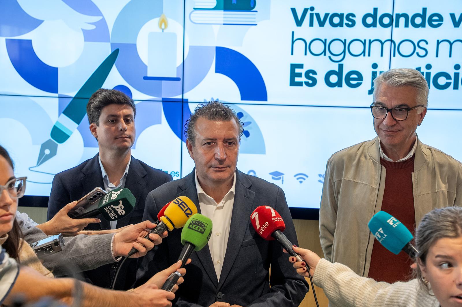 Javier Fernández pide la convocatoria de la Comisión de Seguimiento de Pico Reja: “Sevilla no puede permitirse tener a 2.700 de los suyos enterrados en una fosa común”