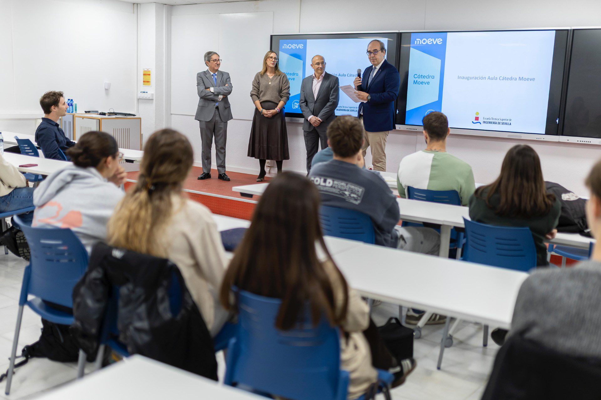 La US y Moeve inauguran un espacio dedicado a la formación, la búsqueda de talento y la innovación