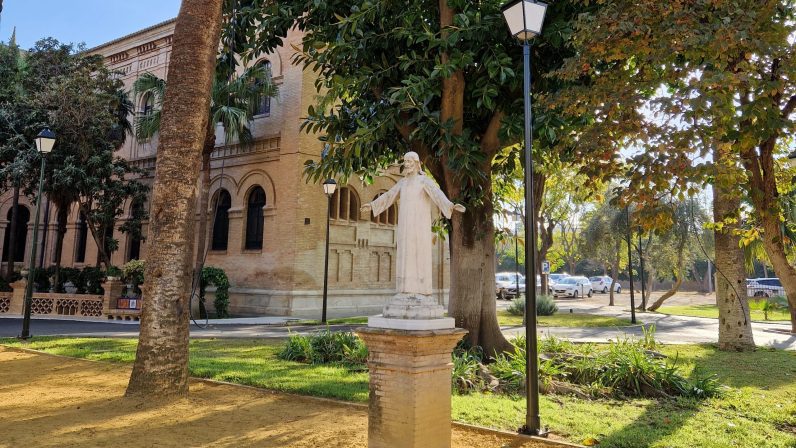 Monumento al Sagrado Corazón en Sevilla (Casa Cuna)