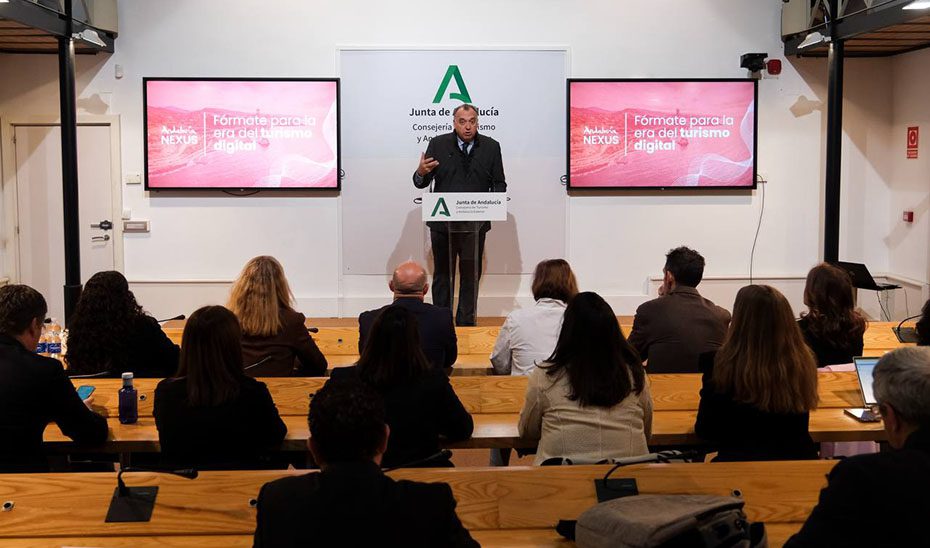 La Junta lidera la revolución digital del turismo con un plan de formación gratuito para 3.000 profesionales