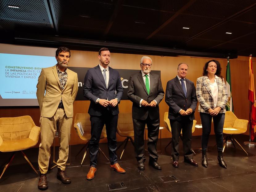 El Defensor de la Infancia y Save the Children abogan por garantizar empleo y vivienda digna a las familias como inversión de futuro