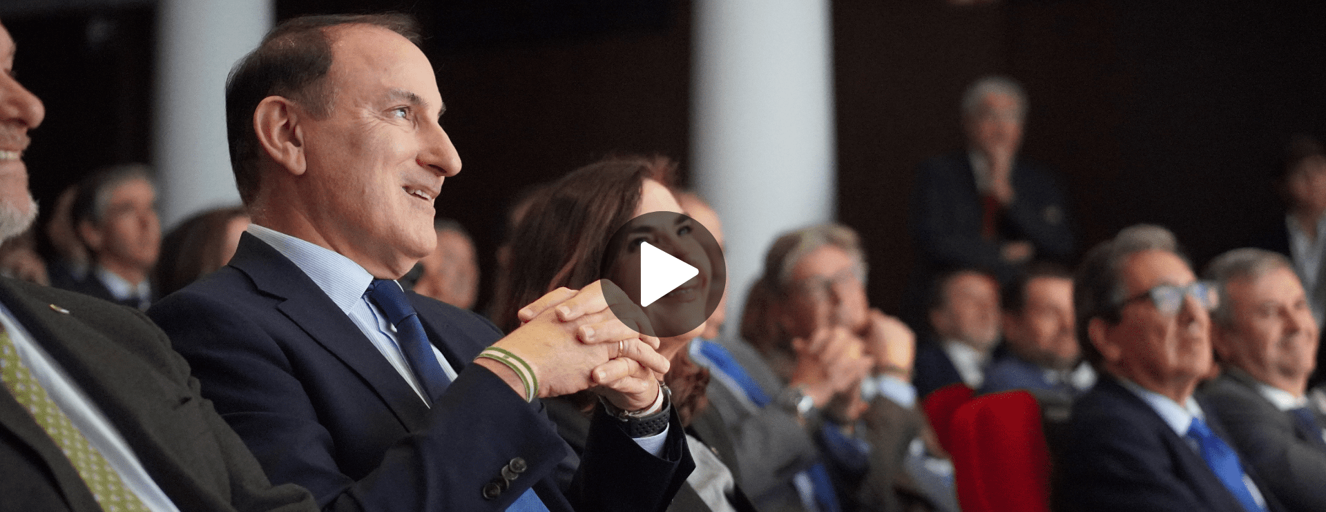 Liderazgo, Responsabilidad, Comunicación y Sostenibilidad son los cuatro trazos que dibujan un círculo de valor con la Responsabilidad Social Empresarial (RSE) en el centro. – Confederación de Empresarios de Andalucía