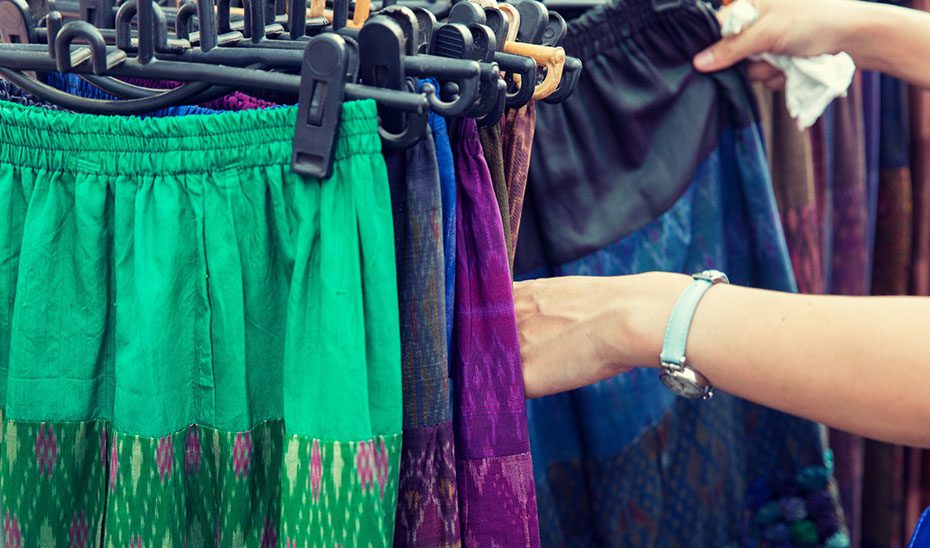 Los derechos de los consumidores permanecen inalterables cuando compran en el comercio ambulante