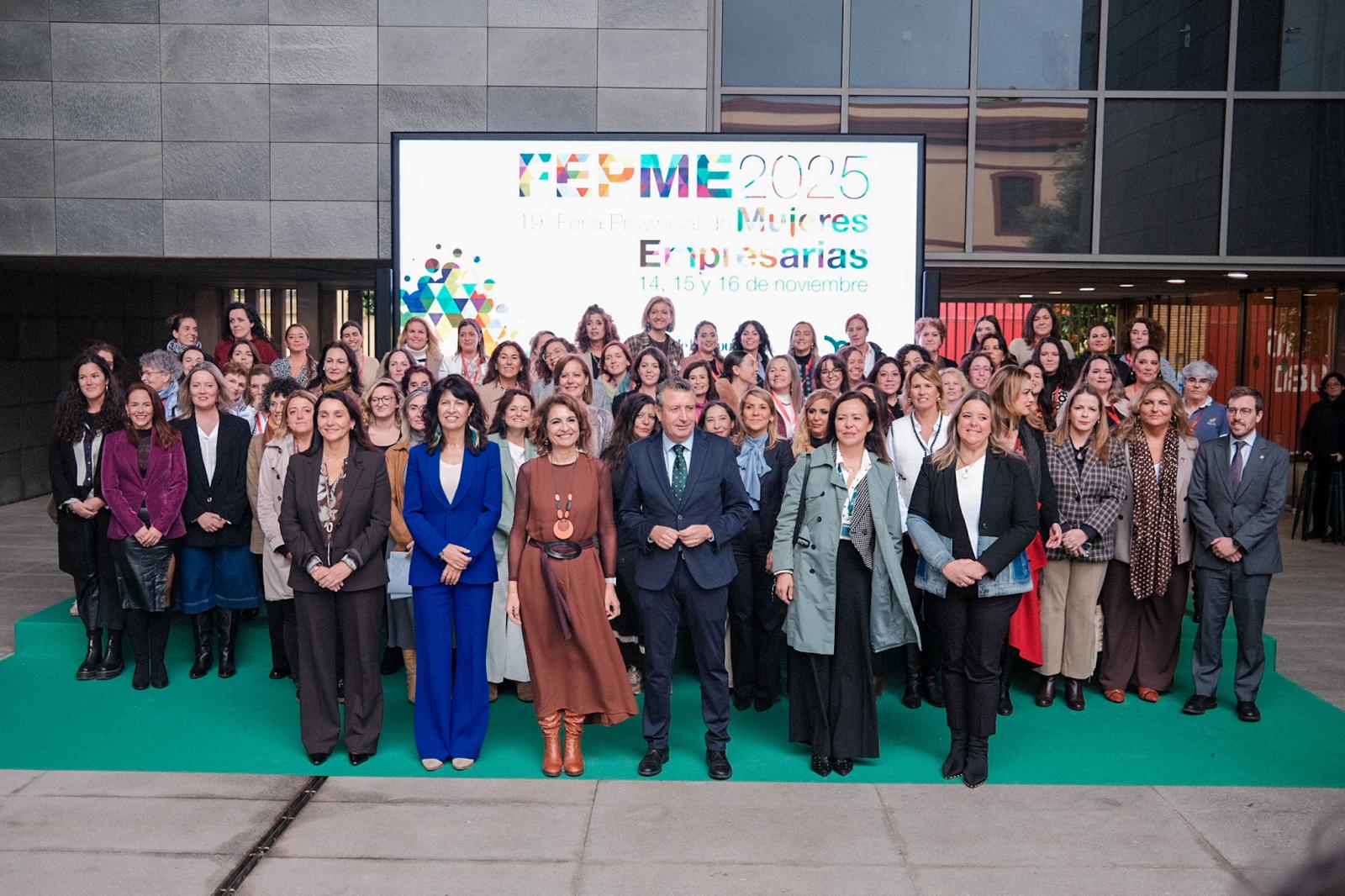El presidente de la Diputación inaugura la 19 Feria Provincial de Mujeres Empresarias (FEPME) junto a la vicepresidenta del Gobierno y la ministra de Igualdad
