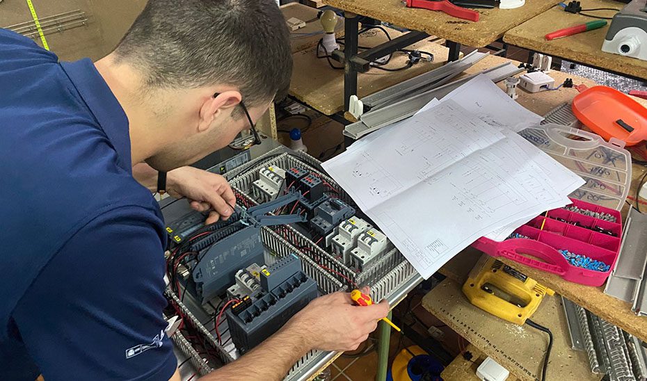 Más de 1,3 millones para equipamiento y conectividad de centros de Formación Profesional que estrenan ciclos este curso