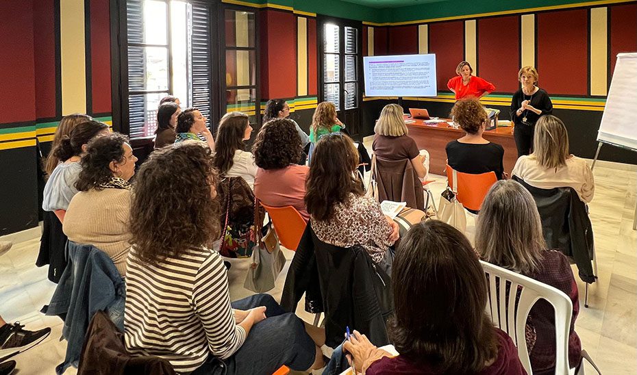 Más de un centenar de profesionales se forman en la detección y actuación frente a la ciberviolencia