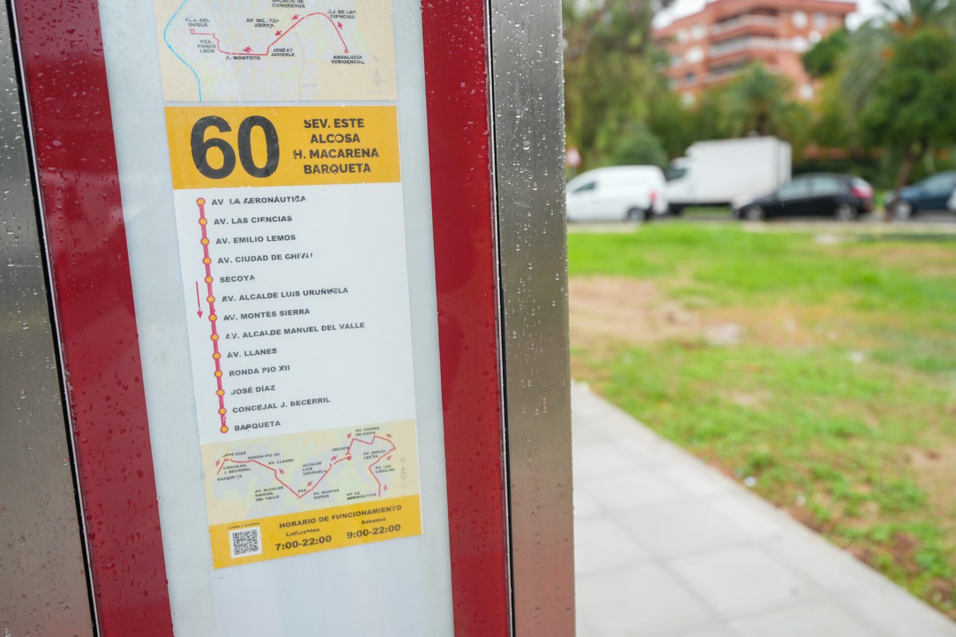 El alcalde Sanz asiste a la puesta en marcha de la Línea 60 que conecta Alcosa y Sevilla Este con el Hospital Macarena