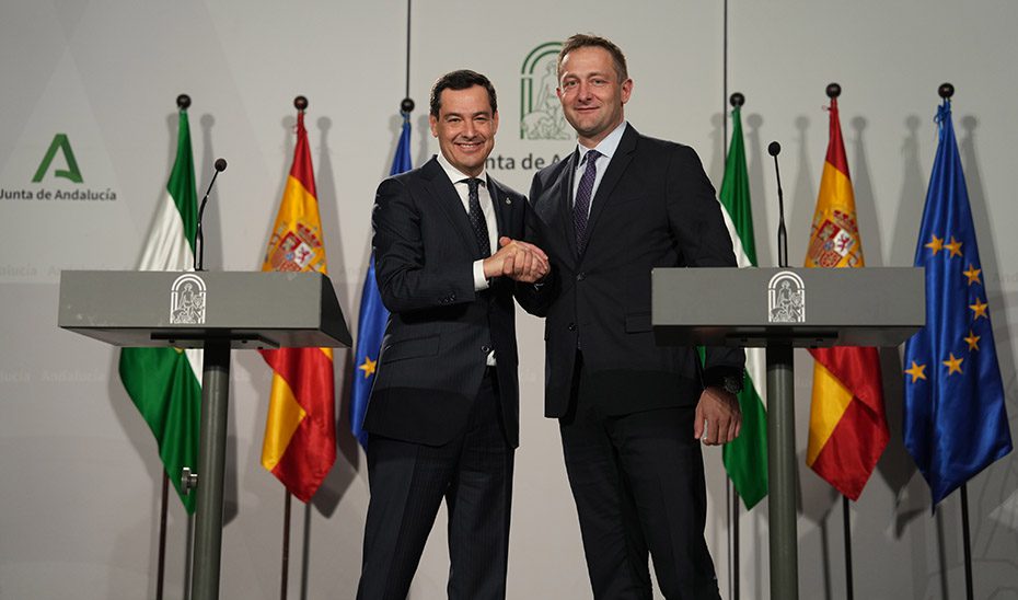 Moreno pide a la Comisión Europea que proteja al campo andaluz y mantenga los fondos de la PAC