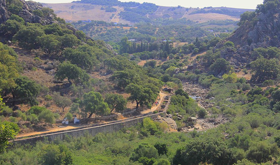 Rescatado un matrimonio perdido en zona montañosa en Jimena de la Frontera