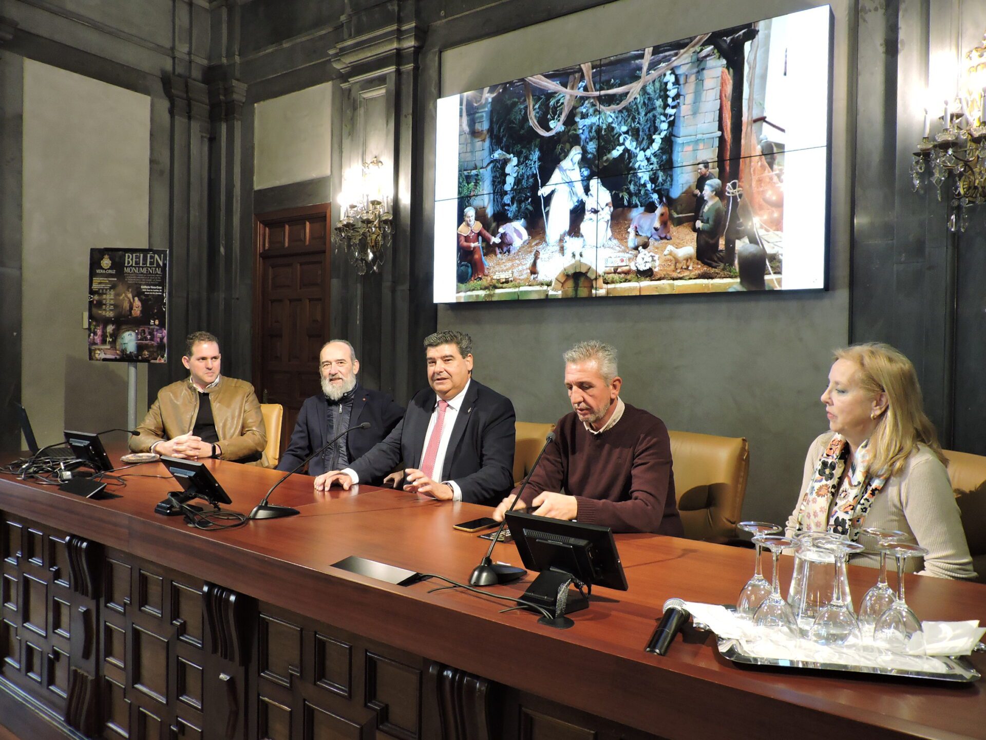 La Hermandad de la Vera-Cruz de Alcalá del Río inaugura el día 4 su Belén Monumental: casi 200 figuras que representan a cofrades, oficios y enclaves del municipio