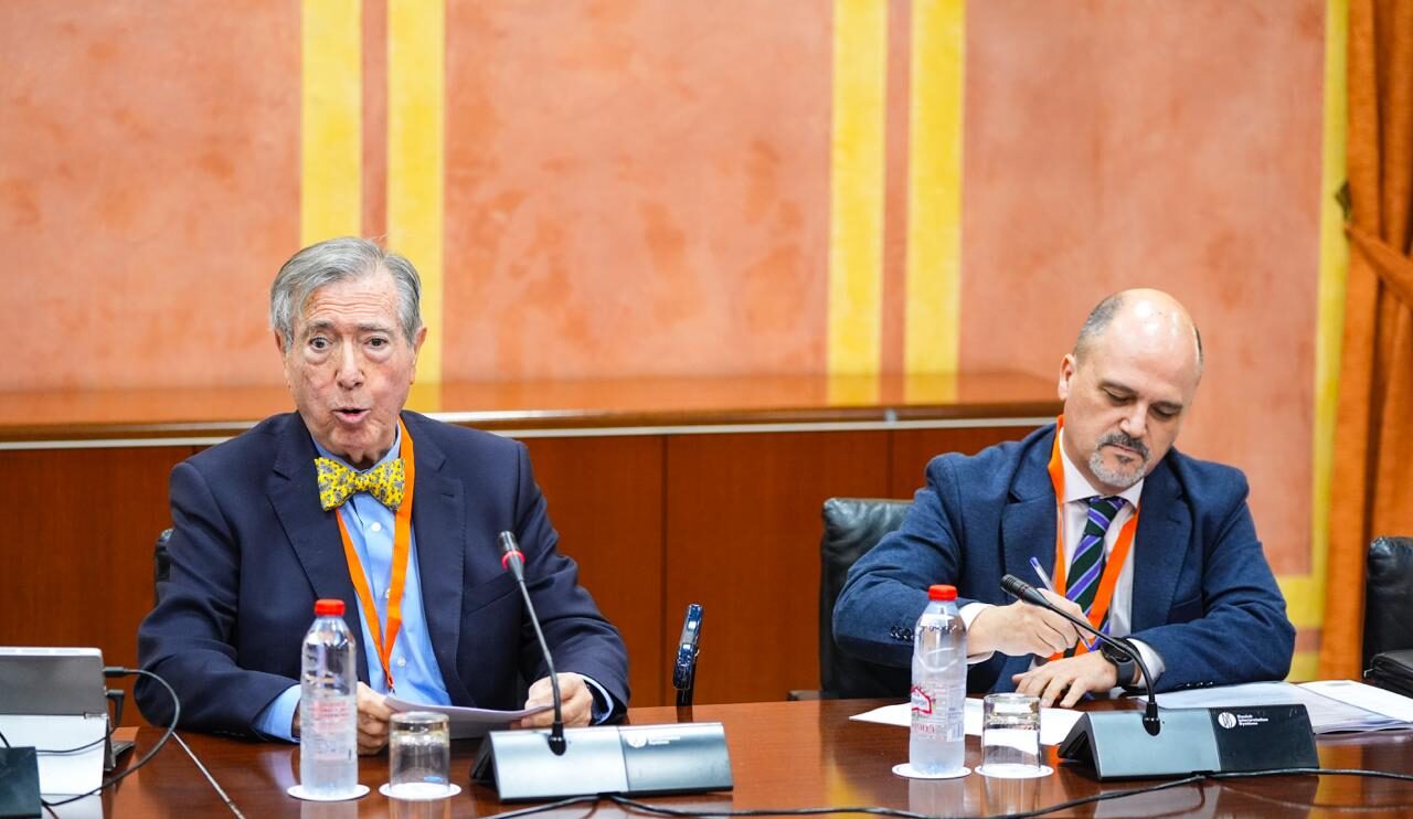 Manuel Ángel Martín y Daniel Ron exponen en el Parlamento la posición de CEA sobre el Presupuesto 2026 – Confederación de Empresarios de Andalucía