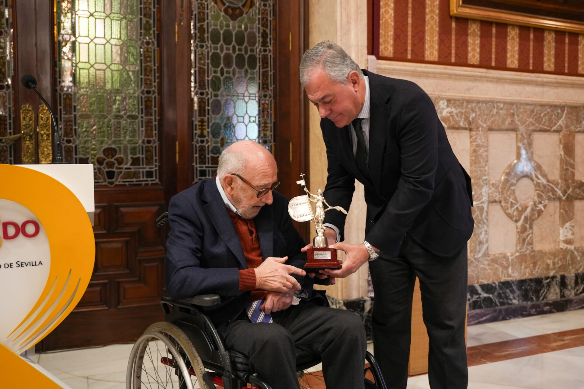 El Ayuntamiento rinde homenaje a Alfonso Sedeño Masot, un referente en el desarrollo urbanizador de Sevilla