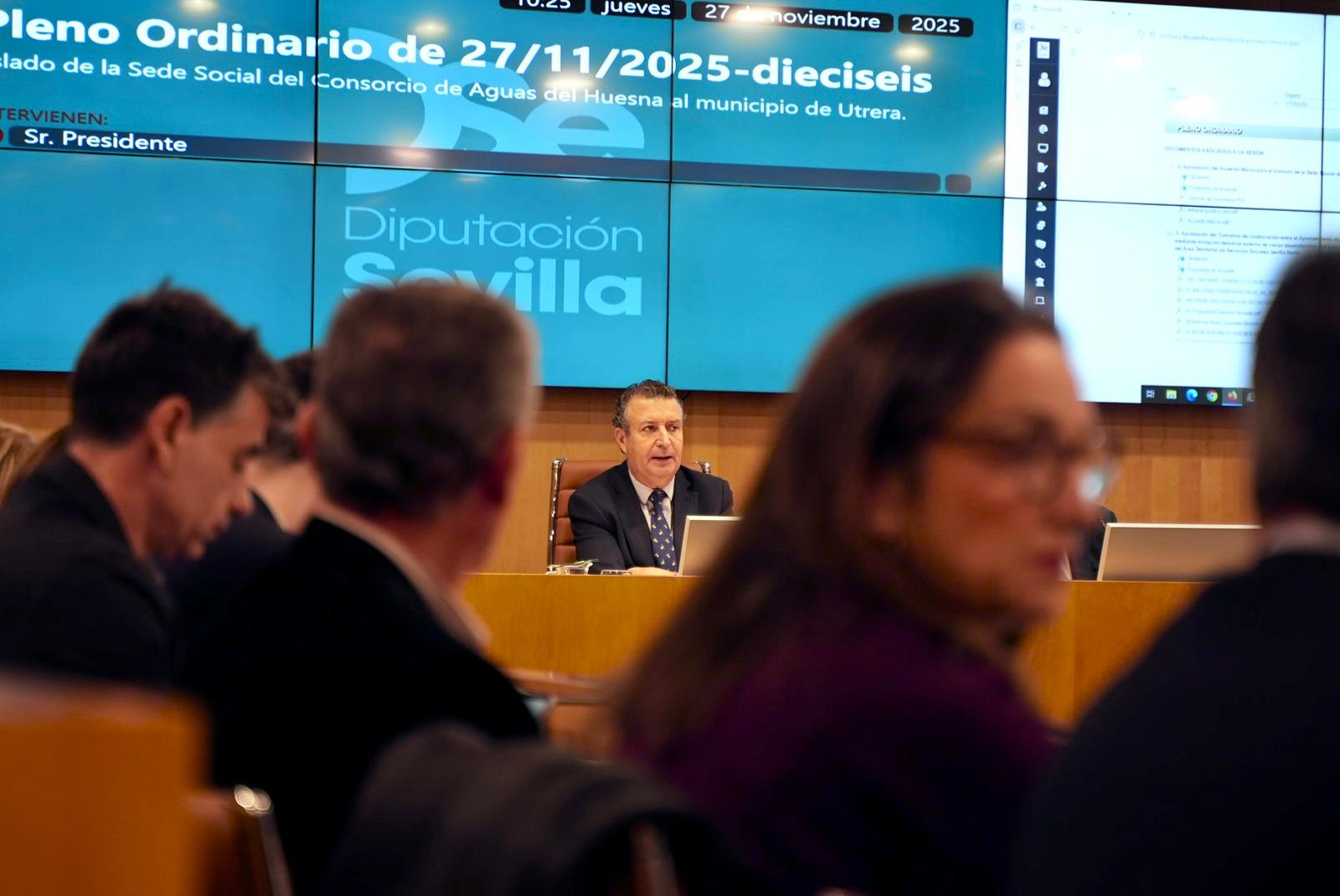 Javier Fernández significa el de hoy como “un día de alegría para el municipalismo”, durante un Pleno en el que la Diputación ha aprobado en torno a 170 millones de euros en inversiones para la provincia