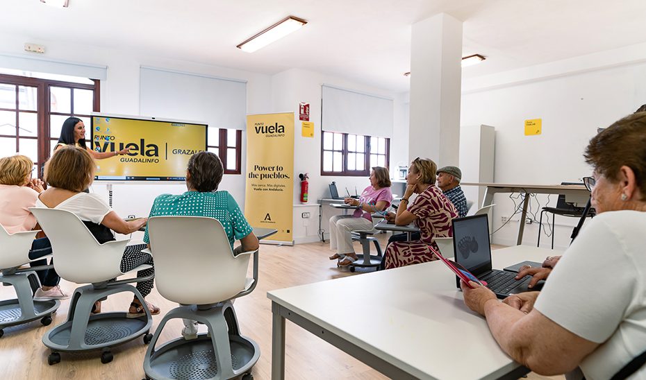 El Gobierno andaluz invierte 49,4 millones para transformar los Puntos Vuela en ‘hubs’ digitales
