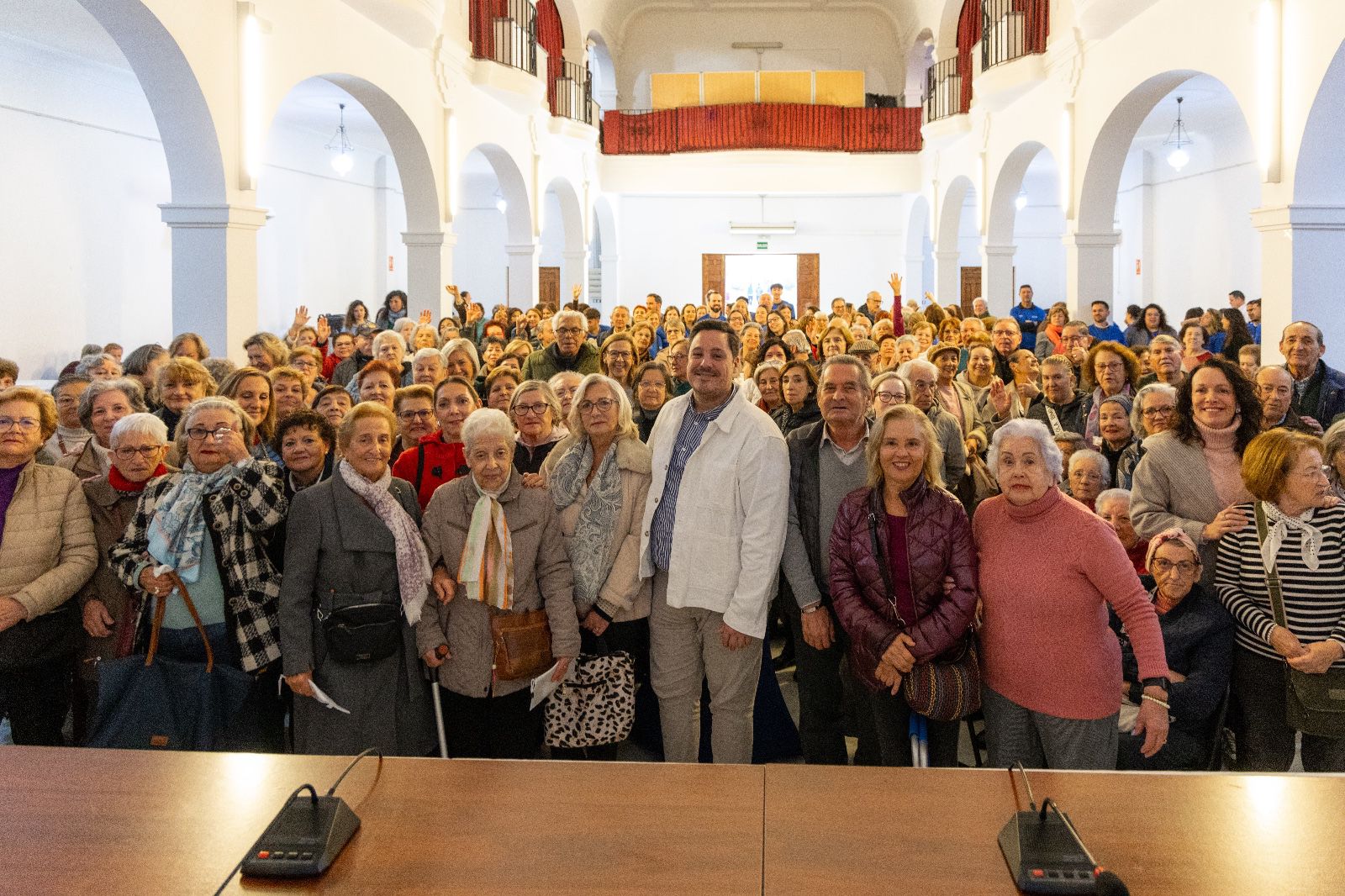 El Ayuntamiento relanza, tras siete años paralizados, los talleres para mayores con un programa integral de prevención de la soledad no deseada