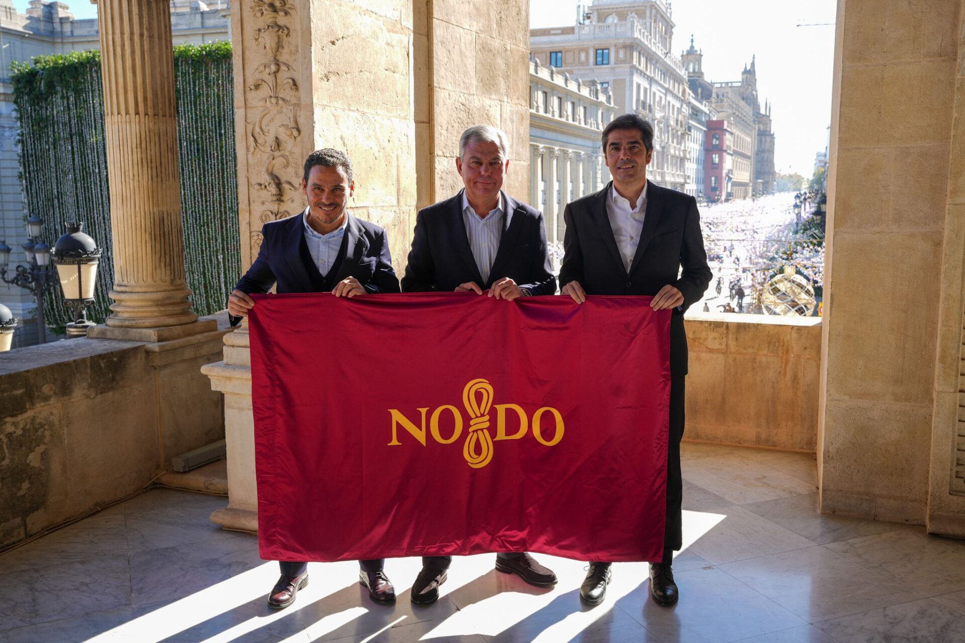 El alcalde de Sevilla une al Sevilla F. C. y al Real Betis a pocas horas de El Gran Derbi