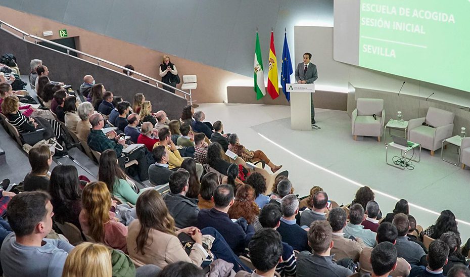 La Junta da la bienvenida a 450 funcionarios que se incorporan en Sevilla para “acompañar al ciudadano”