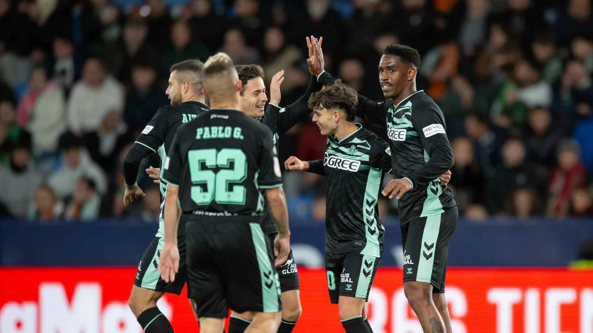 El Real Betis se impone al Torrent CF y avanza a la siguiente ronda copera (1-4)