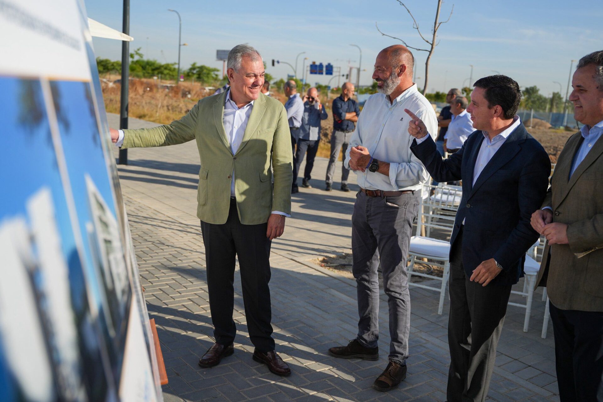 El Ayuntamiento pone en marcha el próximo 7 de enero la línea CJ1 de Tussam para dar servicio al barrio de Isla Natura en Palmas Altas