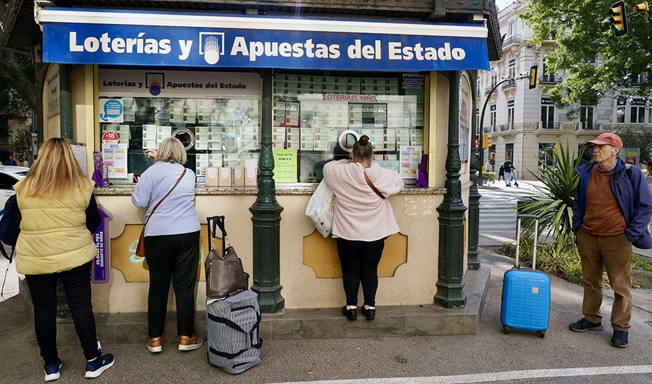 La Junta ayuda a evitar estafas y detectar los décimos falsos al comprar la Lotería de Navidad