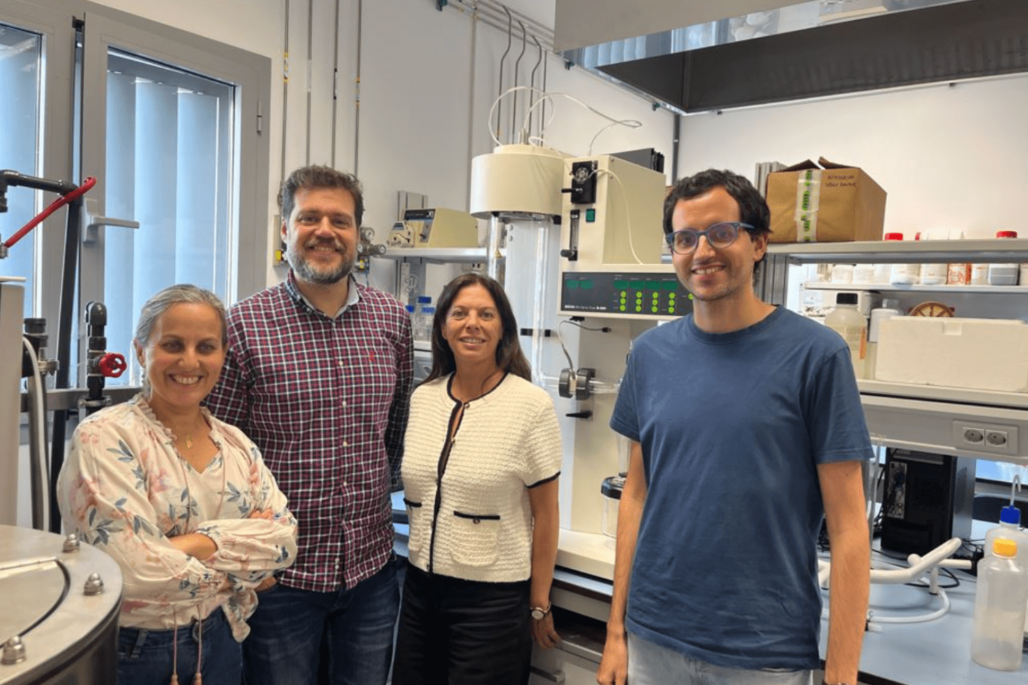 Investigadores de la US logran colorantes alimentarios naturales más resistentes con arándanos