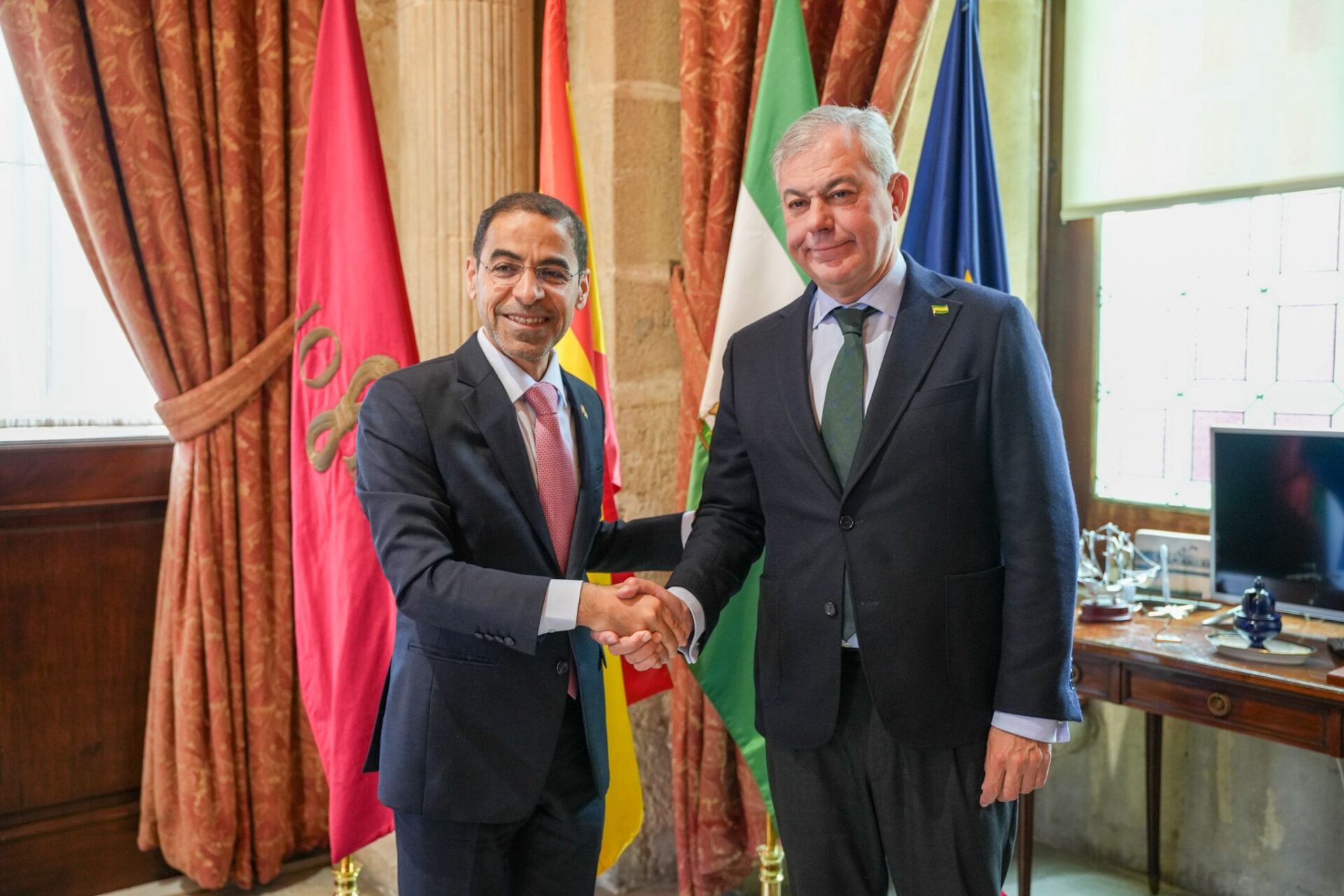 El alcalde Sanz se reúne con el nuevo Embajador de Emiratos Árabes en España para seguir estrechando lazos inversores y empresariales