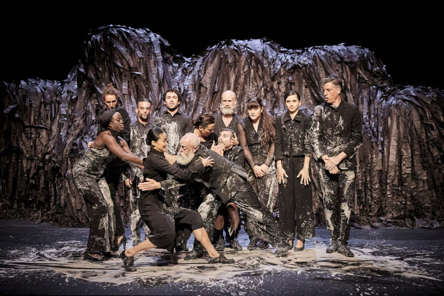 La compañía Baro d’evel inaugura la temporada escénica del Teatro Central con todas las entradas agotadas para ‘Qui som?’