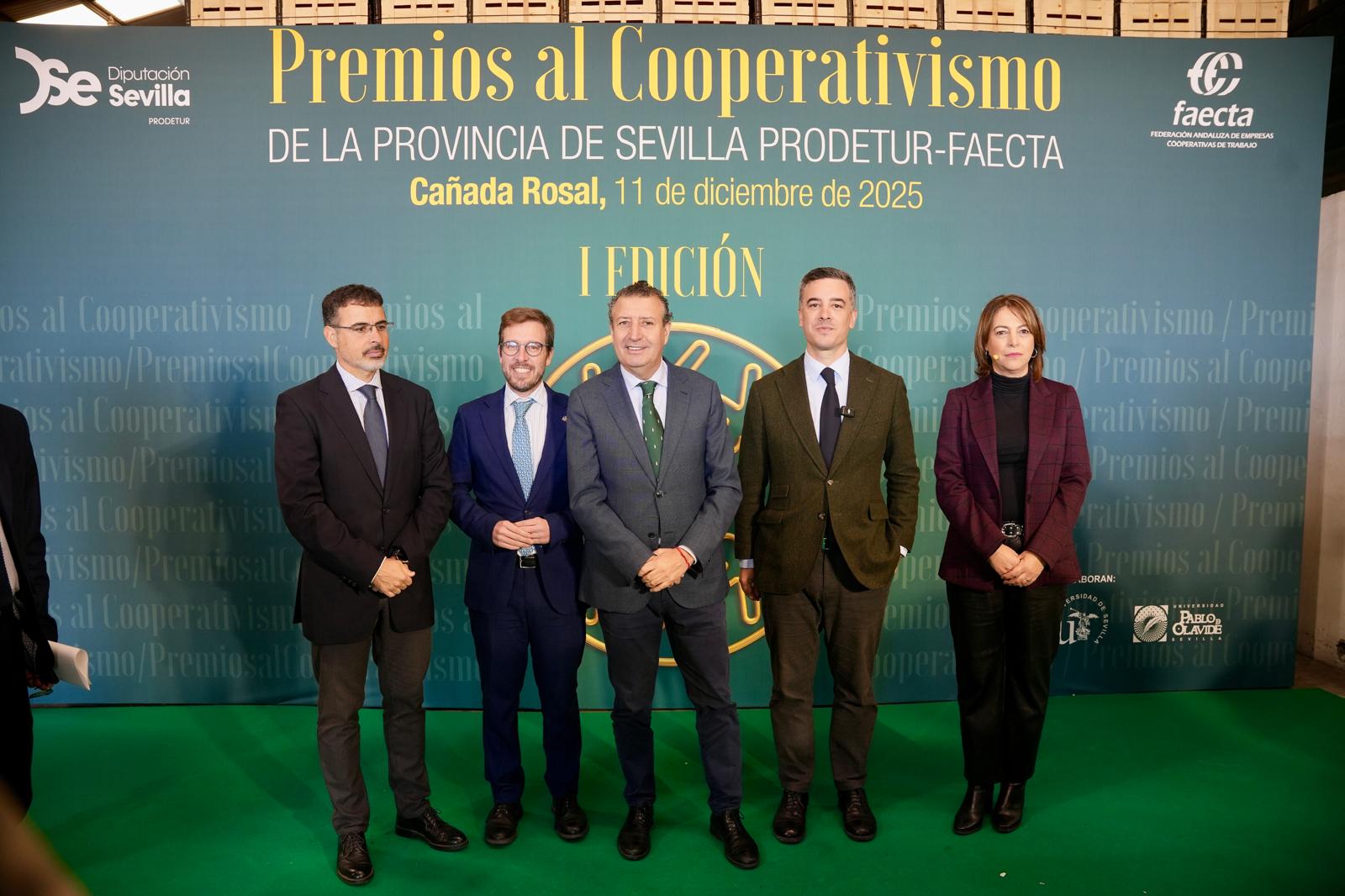 La Diputación y FAECTA reconocen, en Cañada Rosal, la aportación de las cooperativas más destacadas de la provincia en la I edición de los Premios destinados a este modelo de empresa