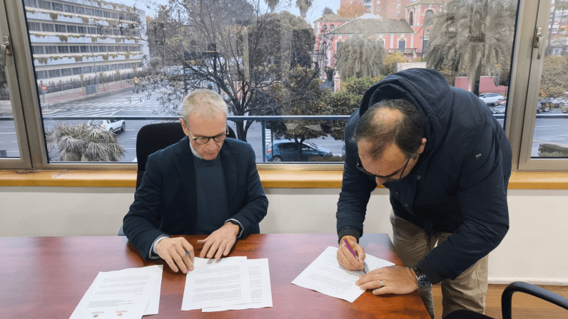 Firma de acuerdo entre la Facultad de Teología y Cáritas de Sevilla para la formación en Doctrina Social de la Iglesia