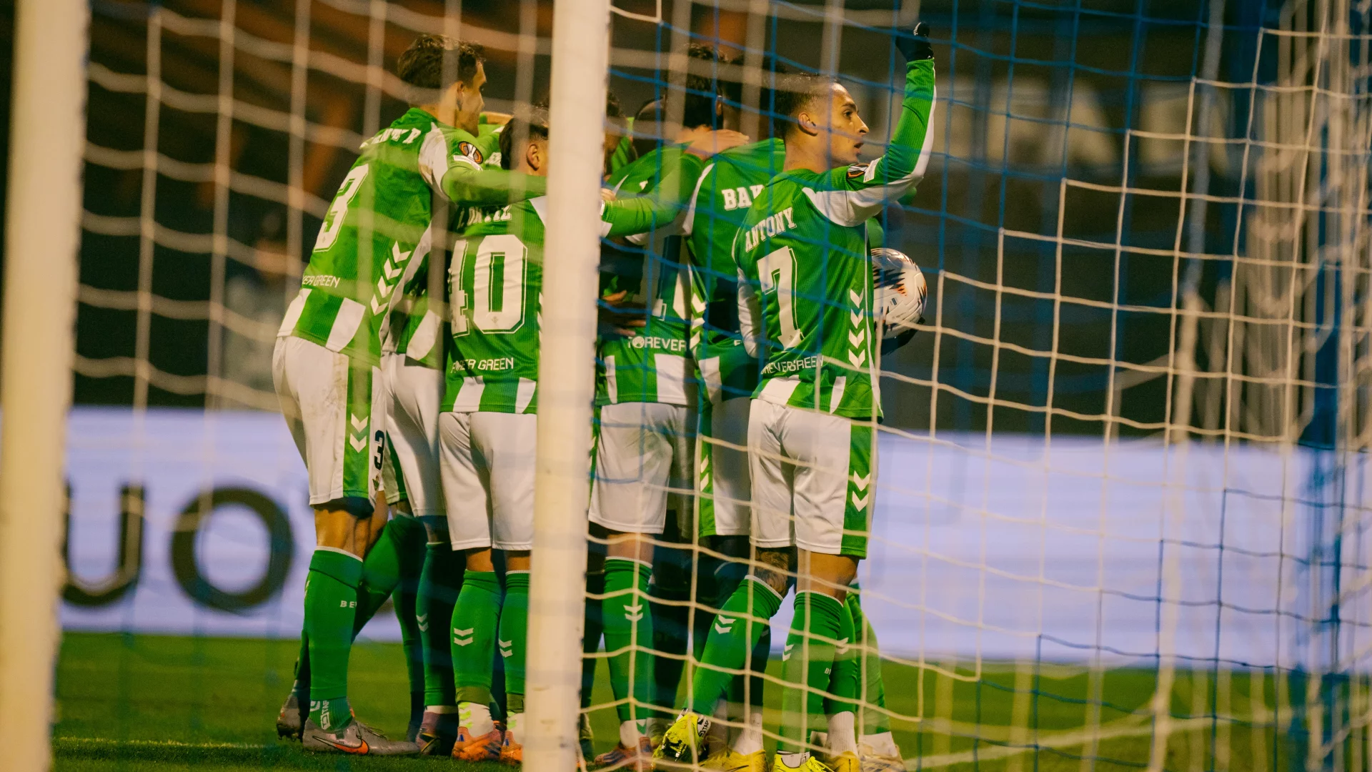 El Real Betis vence en Zagreb (1-3)