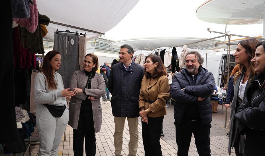 Empleo actualiza el mapa del comercio ambulante en Andalucía con 837 mercadillos y 31.480 puestos