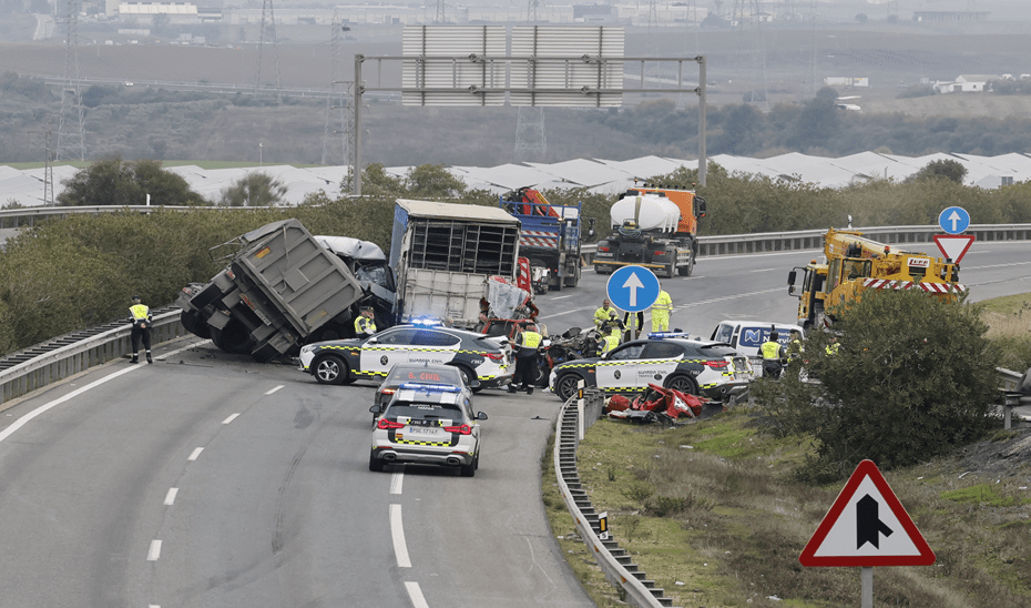 Tres fallecidos en un accidente de tráfico en la A-66 a su paso por Guillena