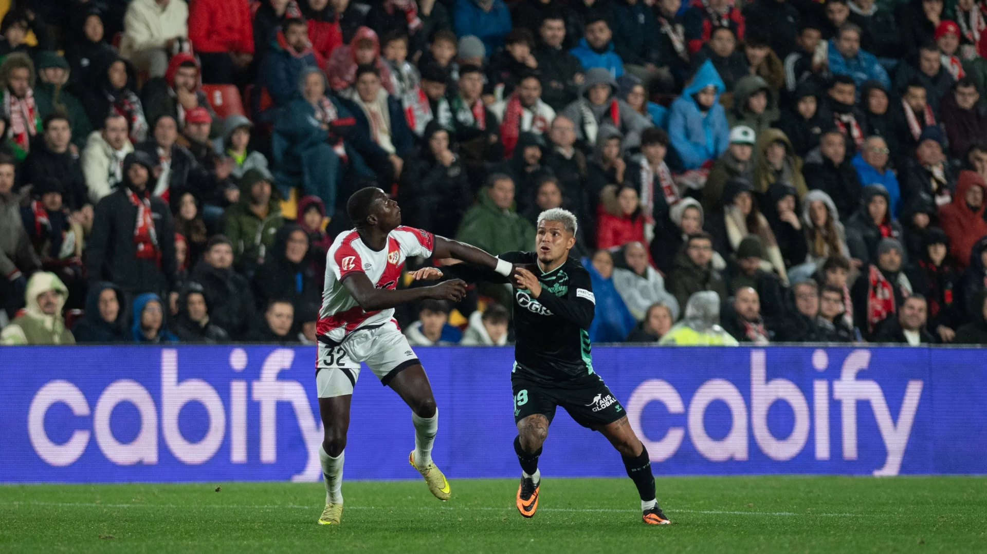 Reparto de puntos entre Rayo y Real Betis (0-0)