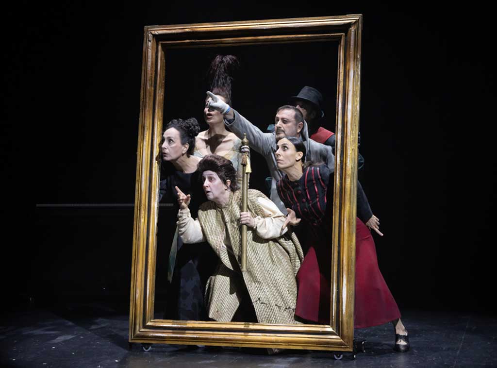 El Teatro Alhambra programa esta semana ‘El Rey se muere’, de Atalaya, una obra clave del teatro del absurdo