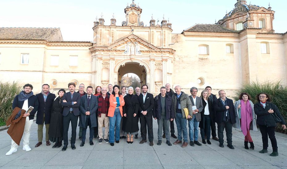 Cultura abre a consulta pública la biblioteca personal del pintor José Caballero en el Museo de Huelva