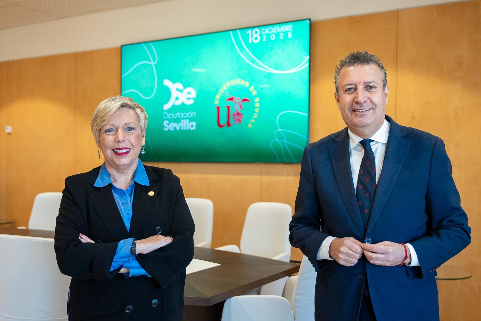 El presidente de la Diputación recibe a Carmen Vargas en su primera visita institucional como rectora de la US 