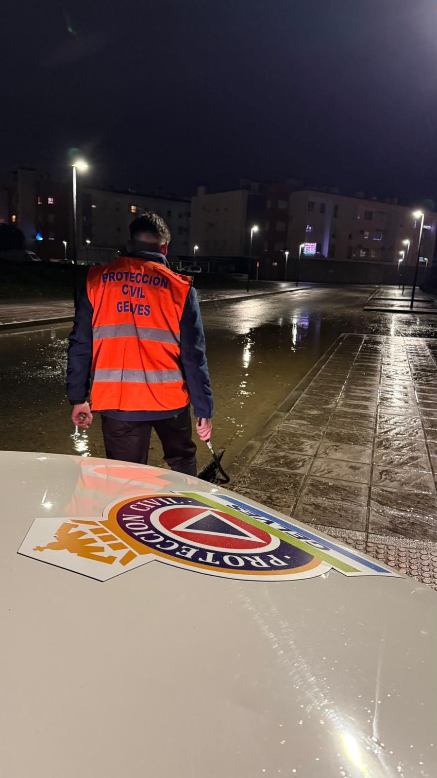 Los servicios de emergencia de Gelves actúan con rapidez ante la acumulación de lluvias