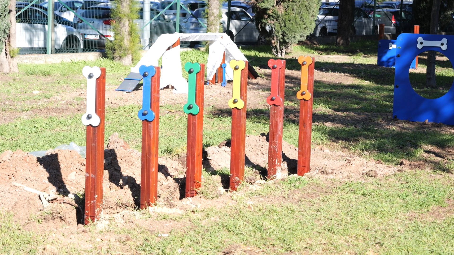 El Ayuntamiento crea un nuevo parque canino en Pino Montano dentro de un plan de mejoras de más de más de 550 000 en el distrito Norte