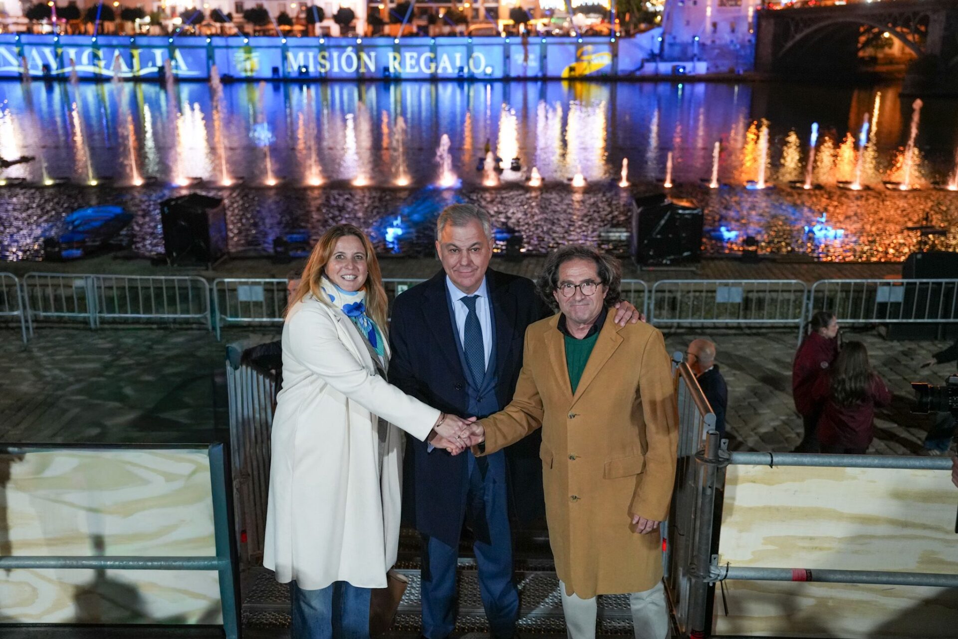 El alcalde Sanz inaugura ‘Navigalia: Misión Regalo’, la nueva edición del gran espectáculo multimedia de la Navidad sevillana