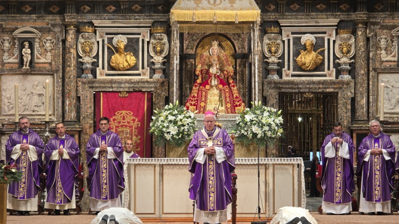 La Catedral de Sevilla acoge la ordenación de dos nuevos diáconos permanentes