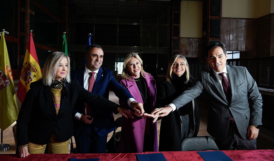 La Junta firma la venta a la Diputación de Granada de la antigua sede del Banco de España