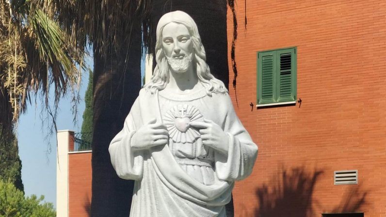 Monumento al Sagrado Corazón (Residencia de ancianos de las Hermanitas de los Pobres)